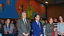 Mit eindeutiger Mehrheit wurde Ozan Topcuogullari (Zweiter von links) für weitere acht Jahre im Amt des Bürgermeisters in Klettgau ...