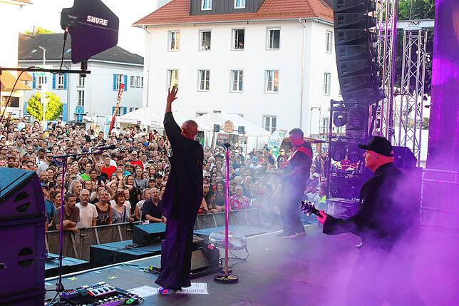 Bild 12: Skunk Anansie rockt Markdorf: 2500 Fans feiern furiosen Open-Air-Auftakt – die besten Bilder!