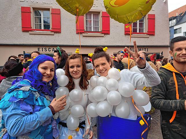 Bild 4: So bunt feiern die Wiiber in Bad Säckingen