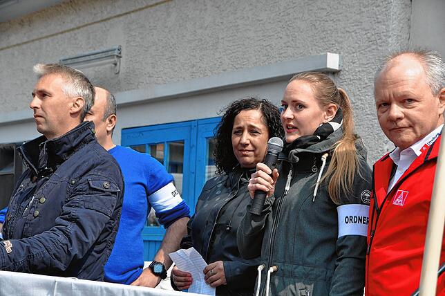 Am Samstag den 13.4.2019 fand auf dem Fabrikgelände der Firma Lauffenmühle in Lauchringen eine Kundgebung mit rund 800 Teilnehmern ...