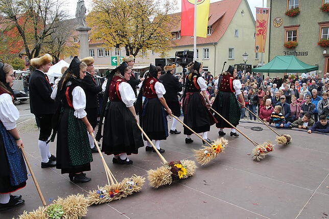 Bild 9: Viel los am Kilbigmontag in Bräunlingen