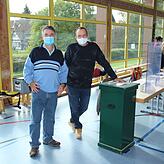 Klaus Mayer (links), zuständig für das Hygienekonzept in den Wahllokalen, und Michael Rössler, stellvertretender Wahlleiter in ...