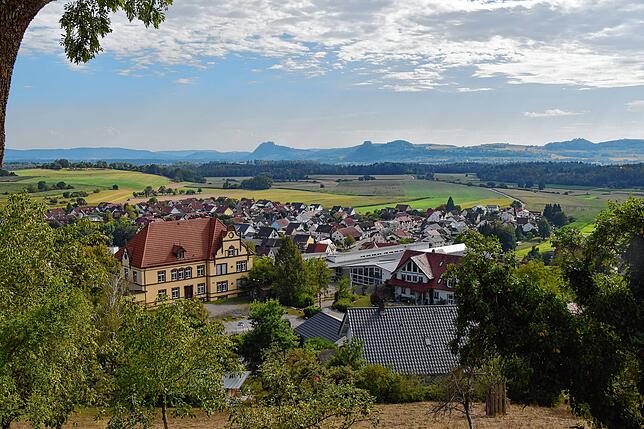 Von der Altstadt aus hat man eine gute Aussicht &ndash; sowohl in den Hegau hinein und bei guter Sicht bis zu den Alpen, aber auch auf ...