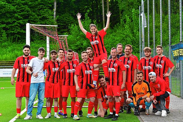 Bild 18: Mira Franzen spielt Fußball bei den Männern des FC 08 Bad Säckingen II – wir haben Fotos!