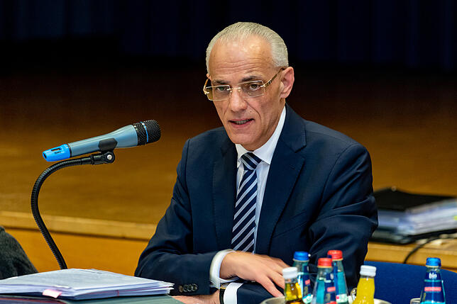 Bürgermeister Fritz Link ist davon überzeugt, dass es Aldi und Rossmann als Frequenzbringer braucht, um auch mehr Kunden in den Ort zu ...