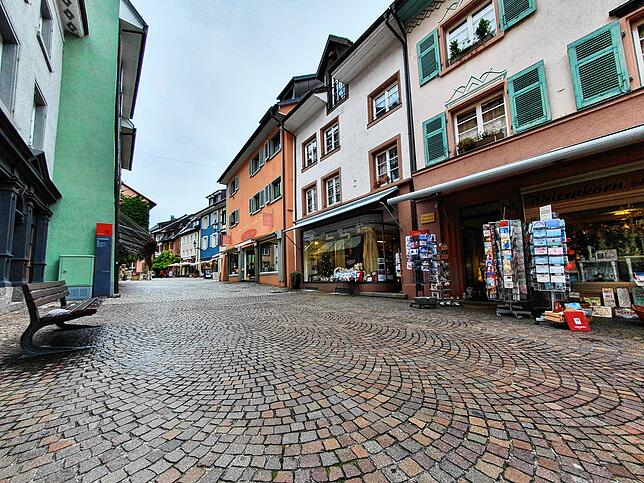 Menschenleere Fußgängerzone in Bad Säckingen zur Mittagszeit auf unserem Archivbild. Bleibt zu hoffen, dass es mit der Alarmstufe ...