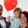 Marek und Stefanie Hauck mit Tochter Romy kamen für eine unkomplizierte kirchliche Trauung aus Pfullendorf ins evangelische Pfarrhaus in ...