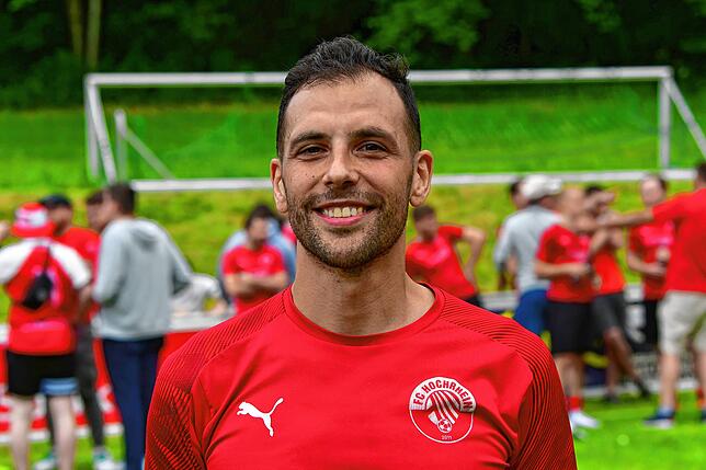 Wieder voll da: Francesco Melina vom FC Hochrhein hat seine Fußballrente unterbrochen und erzielte beim FC Schlüchttal den Ehrentreffer ...