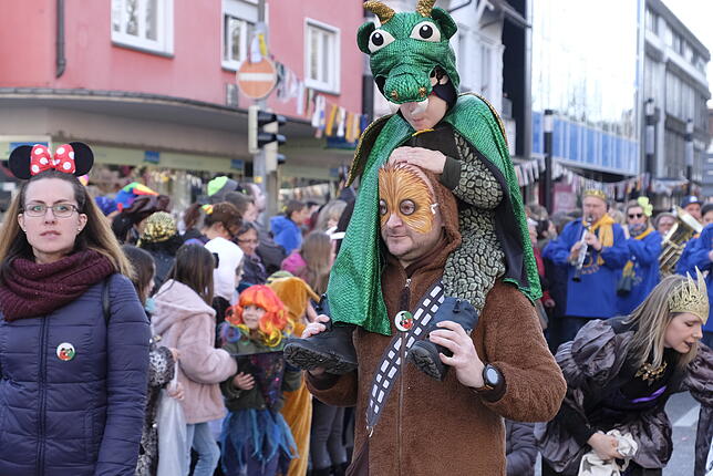 Bild 12: Bilder vom großen Fasnet Samschdig-Umzug der Poppele-Zunft (1)