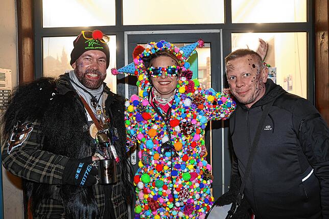 Bild 11: Konstanzer Straßenfasnacht 2025: Am Rosenmontag steigt die Stimmung nochmals