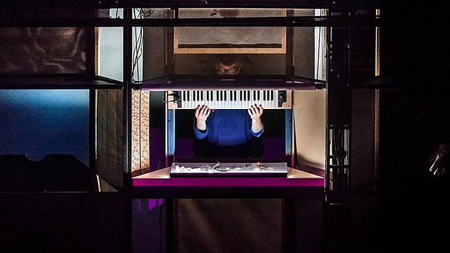 Roboter spielten beim Konzert &bdquo;Thinking Things&ldquo; von Georges Aperghis im vergangenen Jahr eine große Rolle, in diesem Jahr ...