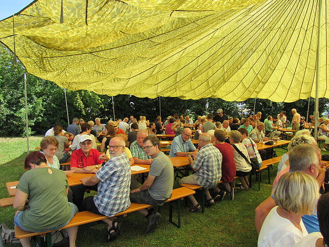 Bild 17: Bilder: Heißes Sommerfest in Engelswies mit Blaskapelle Peng