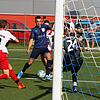 Matchwinner: David Duvnjak (Mitte) vom VfB Waldshut knackte das Bollwerk des FC Tiengen 08 in der 67. Minute und erzielte per ...