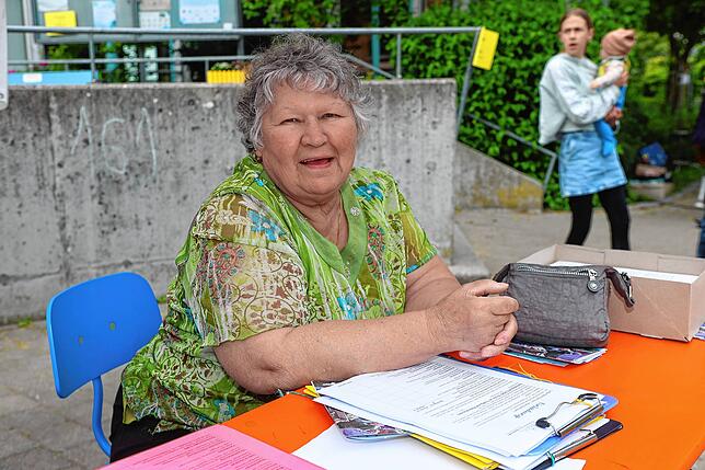 Bild 17: Die Petershauser Nachbarschaft feiert auf dem Konstanzer Georg-Elser-Platz