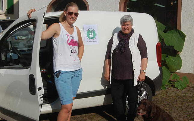 Kerstin Riebesehl (links) und Andrea Günthner vom Tierschutzverein Stockach und Umgebung. Sie werden auch weiterhin Tieren helfen.