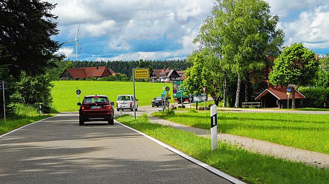 Derzeit müssen Autofahrer einen großen Umweg über Buchenberg und Peterzell in Kauf nehmen. Ende kommender Woche soll damit Schluss sein.