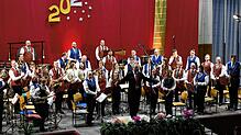 Die Musikkooperation Stadtmusik Stühlingen und Musikverein Schwaningen bei ihrem Neujahrskonzert in der Stadthalle. Bild: Carmen Güntert