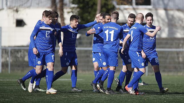 Jubel beim Spiel in der Verbandsliga zwischen dem FC Radolfzell und dem Kehler FV nach dem 1:0.