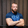 Als der Rapper Kollegah (gemeinsam mit seinem Kollegen Farid Bang) einen Echo bekam, dauerte es nicht mehr lange, und der Musikpreis war ...