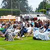 Die Zuschauer haben es sich zum Poetry-Slam bei der Sommerwiese im Bodensee-Stadion richtig gemütlich gemacht. Wer Decken mitgebracht ...