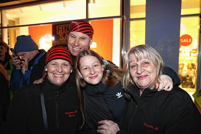 Bild 18: Endlich! Butzenlauf stimmt Konstanzer auf die Straßenfasnacht ein