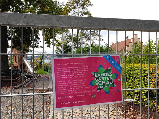 Die aktualisierten Plakate vertrösten auf den 9. April 2021.