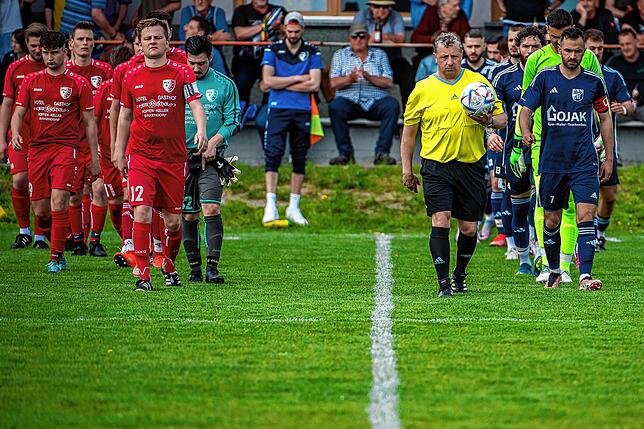 Bild 41: FC Schlüchttal gewinnt Spitzenspiel gegen SV Blau-Weiß Murg mit 2:1 &ndash; und wir haben Bilder!