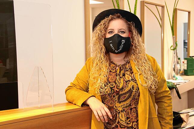 Friseurmeisterin Silke Wagner ist trotz der Umstände zuversichtlich, dass die Friseure auch diese schwere Zeit überstehen werden.