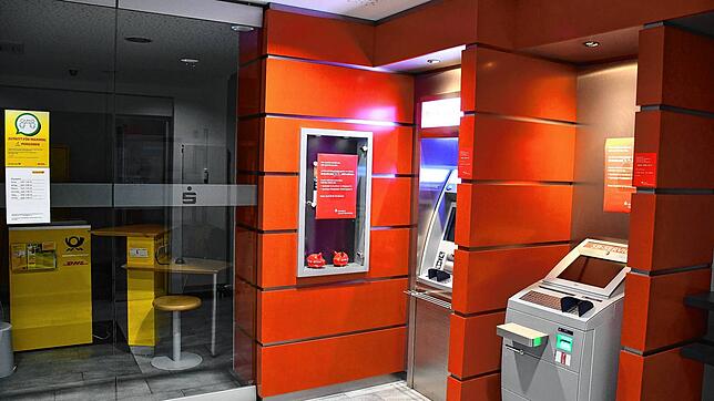Seit Mittwoch ist der SB-Service der Sparkasse in Minseln geschlossen &ndash; aus Sicherheitsgründen. Bild: Heinz Vollmar