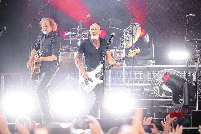 Bild 17: Santiano rocken auf dem Schlossplatz (Teil 1)
