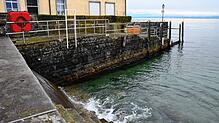 Über eine steinerne Treppe gelangen die Taucher ins Wasser. Am Mittwoch war der Seegang zu stürmisch, um wieder sicher an Land zu gelangen.