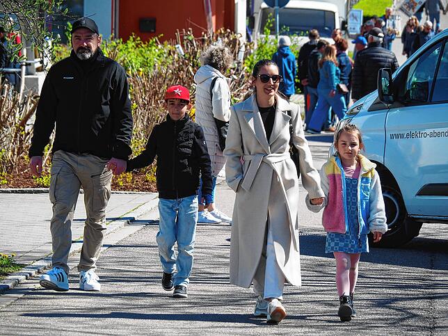 Bild 1: Frühjahrsmesse in Jestetten: Die besten Bilder von einem sonnigen Frühlingssonntag