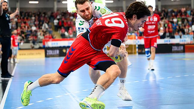 Die Bietigheimer mit Gonzalo Perez Arce (vorn) verpassen den Klassenerhalt in der Handball-Bundesliga.