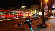 Der Stadtbahnhof Friedrichshafen in den Abend- und Nachtstunden: Viele Bürger fühlen sich hier nicht besonders sicher, wie eine Umfrage ...