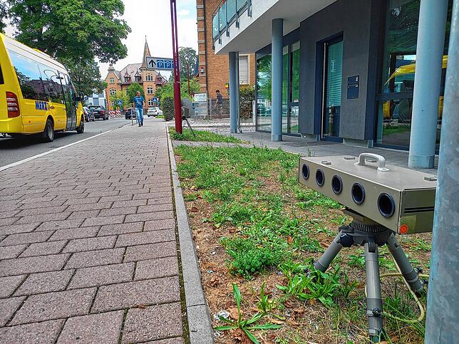 Von diesen mobilen Messgeräten älteren Typs sind bei der Stadt noch zwei Einheiten im Einsatz.