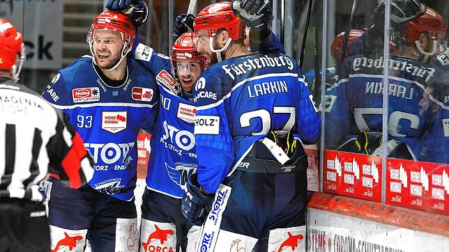 Starker Saisonstart für die Wild Wings: Auch das dritte Heimspiel können die Schwenninger mit einem 4:1-Sieg gegen Berlin für sich ...