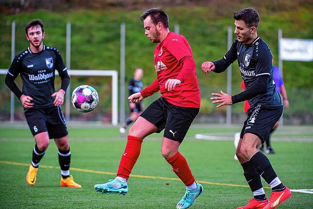 Bild 3: SV Waldhaus gewinnt beim FC 08 Bad Säckingen mit 3:1 &ndash; und wir haben Bilder!