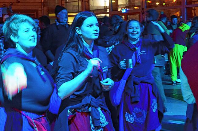 Bild 19: Hexenball Unadingen: Großes Spektakel mit Hexen, Geistern und anderen Narren
