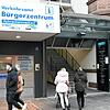 Der Eingang zum Bürgerzentrum in der Marktpassage: Die Tourist-Information wird als Verkehrsamt bezeichnet.