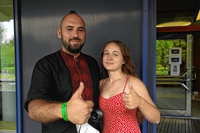 Das Ticket zur nächsten DSDS-Runde hat Suren Poghosov (28) so gut wie in der Tasche. Unterstützt wird er von seiner Frau Tanja, die mit ...
