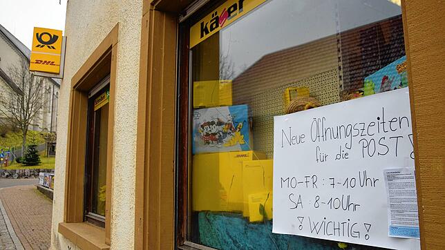 Ab sofort bietet die Postfiliale in Rickenbach nur noch verkürzte Öffnungszeiten. Betreiber Käser richtet klare Worte an Kunden und ...