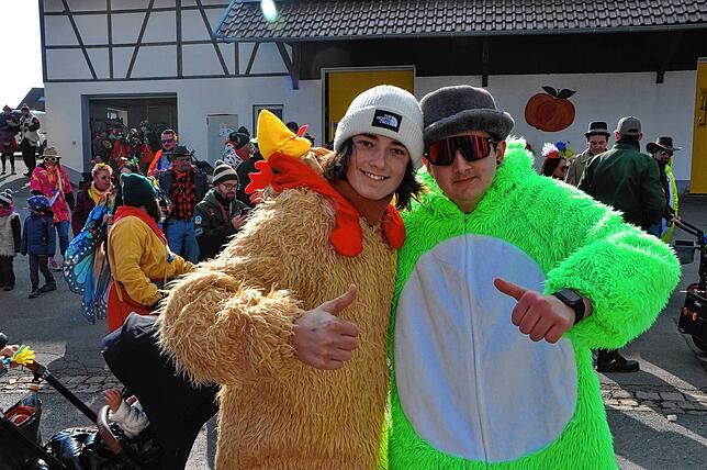 Bild 19: Narrenbaum in Leimbach – Umzug mit Tradition und Rast