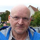 Uwe Mertz lebt seit 1995 in Bermatingen und erzählt von seinen Eindrücken: „Ich wohne zwar in der zweiten Reihe, bekomme aber den ...