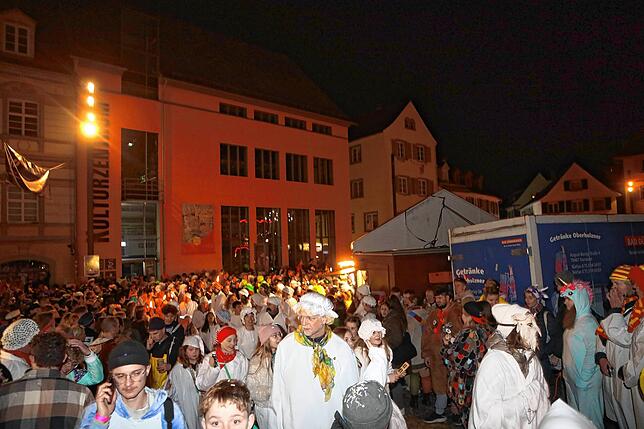 Bild 6: Ganz in Weiß: Im Nachthemd durch die Gassen von Konstanz: Das gibt es nur beim Hemdglonkerumzug