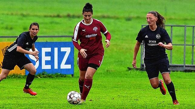 Leistungsträgerin: Tizana Di Feo (Mitte) ist nach einer Pause beim Verbandligisten FC Hochrhein wieder eingestiegen. Auch beruflich ...
