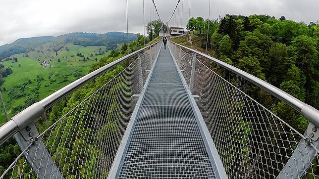 Die Hängebrücke Blackforestline in Todtnau/Todtnauberg ist eine beliebte Attraktion im Hochschwarzwald. Auch am Pfingstwochenende kann ...