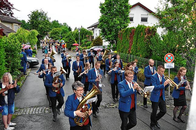 Bild 35: Die schönsten Bilder vom Pfingstmusikfest Jubiläumszug in Leimbach
