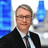Scheider-Vorgänger Stefan Sommer, ehemaliger Vorstandsvorsitzender der ZF Friedrichshafen AG, stürzte über den Kauf des ...