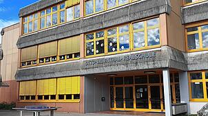 An der Wilhelmsdorfer Realschule stehen Renovierungsarbeiten an.