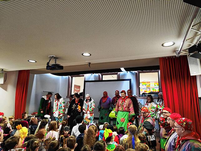 Bild 25: Fasnacht 2025: So lebendig war der Wecken in Tiengen am Schnutzigen Donnerstag - Die besten Bilder!